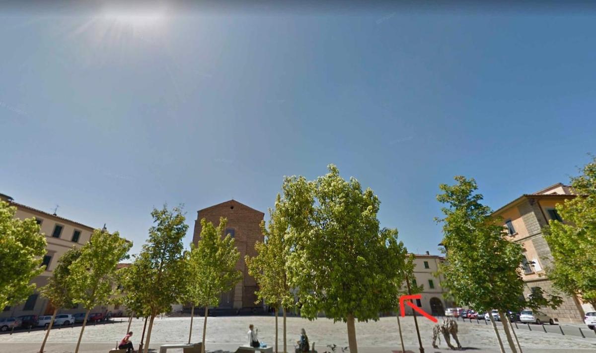 Art Gallery And Charming In San Frediano Florence